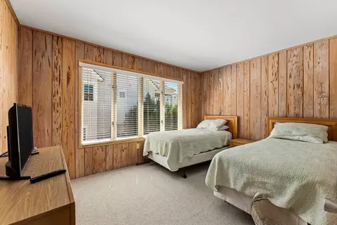 Bedroom - 6709 Dune Dr, Avalon, NJ 08202 photo 4 of 6