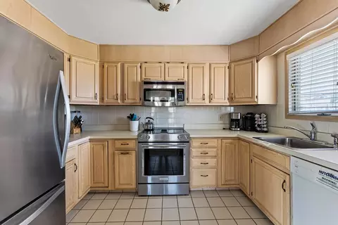 Kitchen - 6709 Dune Dr, Avalon, NJ 08202 photo 1 of 2