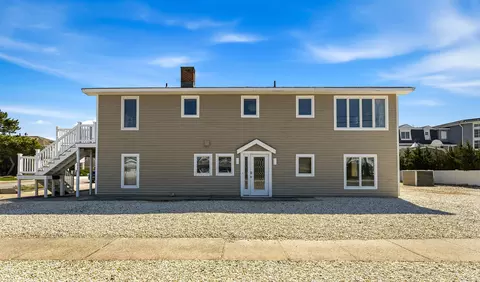 Exterior - 6709 Dune Dr, Avalon, NJ 08202 photo 2 of 5