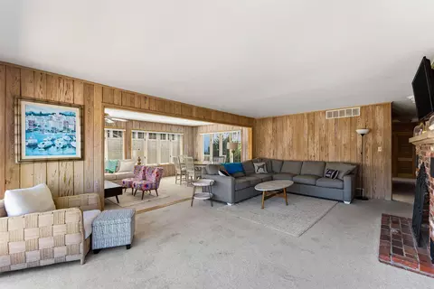 Living - 6709 Dune Dr, Avalon, NJ 08202 photo 2 of 3