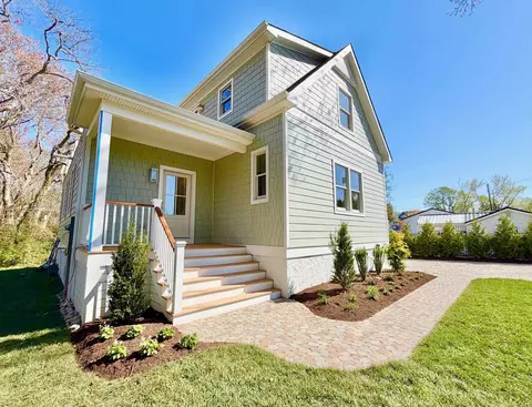 3 Grand Ave, West Cape May, NJ 08204