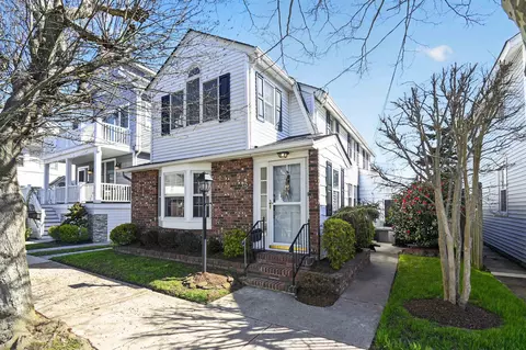 15 N Douglas Ave, Margate City, NJ 08402