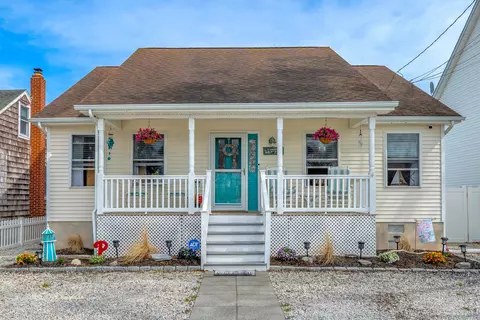 20 S 5th St, Del Haven, NJ 08251