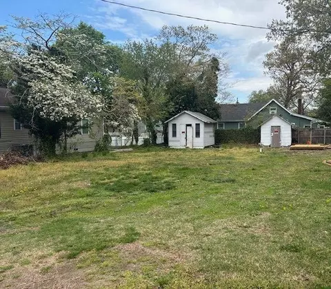 235 E Delaware Pkwy, Villas, NJ 08251