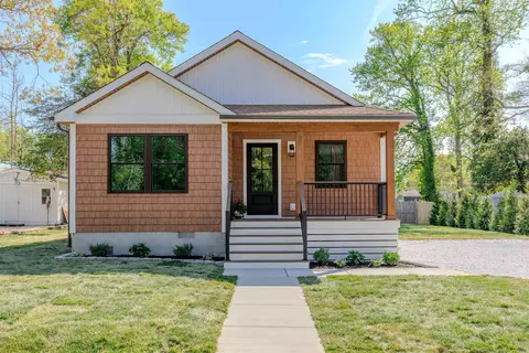 702 E Tampa Ave, Villas, NJ 08251