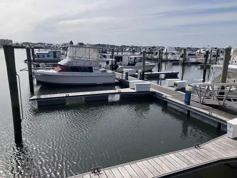 5100 Shawcrest Rd #LIGHTHOUSE POINTE MARINA- BO, Township, NJ 08260
