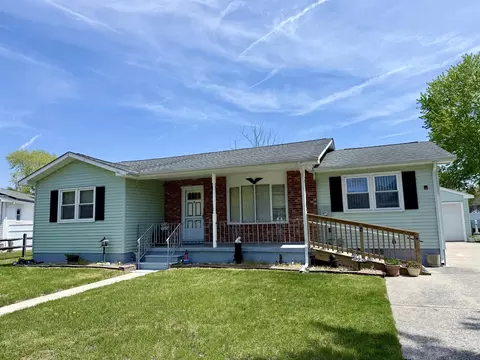 1 Carriage Ln, Erma, NJ 08204