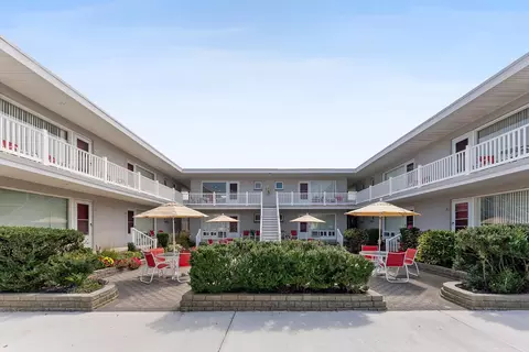 9816 2nd Ave #17, Stone Harbor, NJ 08247