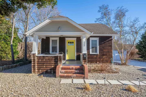 222 Brighton Rd, Cape May Court House, NJ 08210