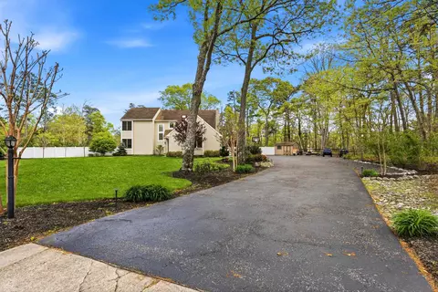 11 Berwyn Dr, Ocean View, NJ 08230