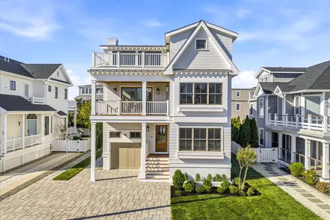46 W 31st St, Avalon, NJ 08202