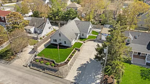 14 Pinewood Rd, Cape May, NJ 08204