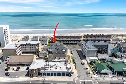23 39th St #B, Sea Isle City, NJ 08243