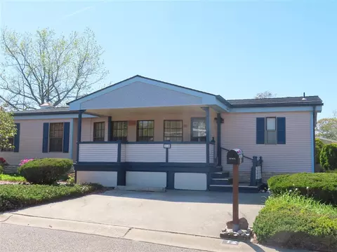 12 Breakwater Pl, North Cape May, NJ 08204