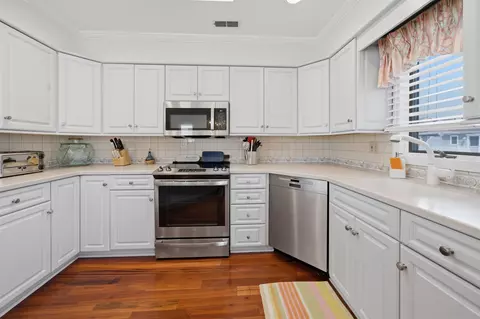 Kitchen - 281 69th St, Avalon, NJ 08202 photo 3 of 4