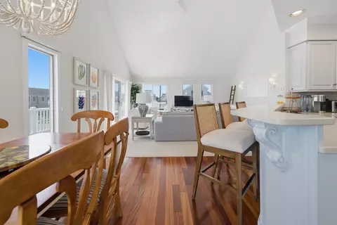 Dining - 281 69th St, Avalon, NJ 08202 photo 4 of 5
