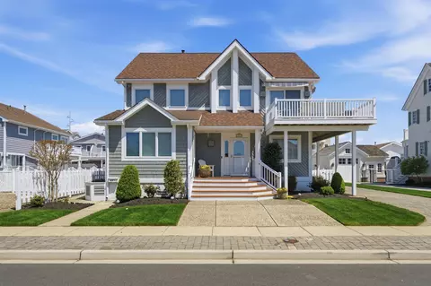 281 69th St, Avalon, NJ 08202