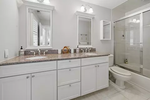 Bath - 281 69th St, Avalon, NJ 08202 photo 4 of 5