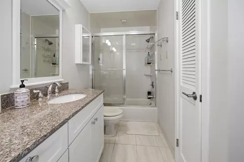 Bath - 281 69th St, Avalon, NJ 08202 photo 5 of 5