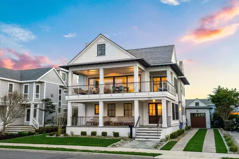 162 76th St, Avalon, NJ 08202