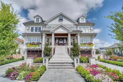 55 Walnut Rd, Ocean City, NJ 08226