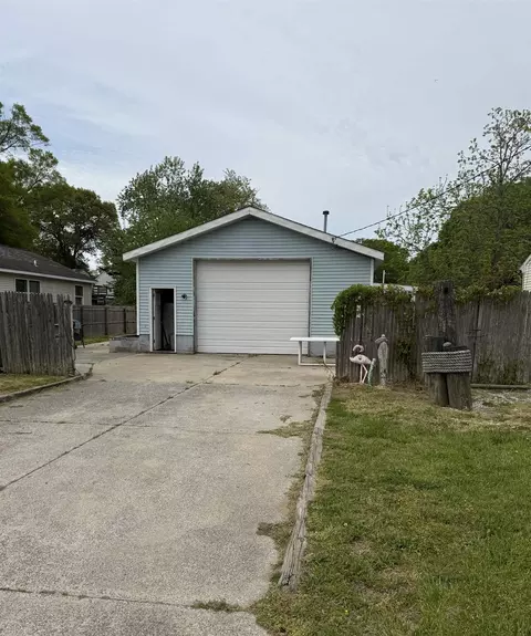 31 E Atlantic Ave, Cape May Court House, NJ 08210