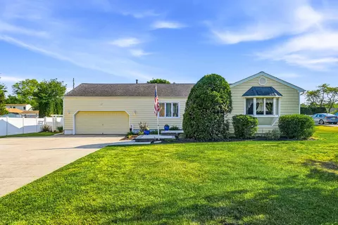 11 Lord Ln, Cape May Court House, NJ 08210