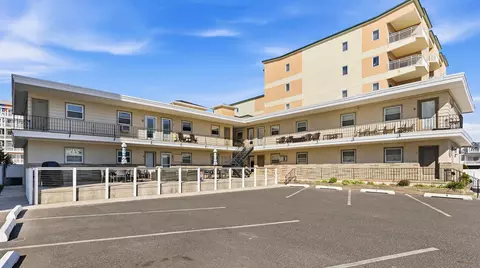 404-06 E Farragut Rd #7, Wildwood Crest, NJ 08260