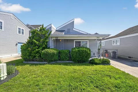 125 W Trenton Ave, Wildwood Crest, NJ 08260