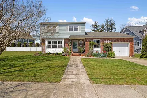 1215 Massachusetts Ave, Cape May, NJ 08204