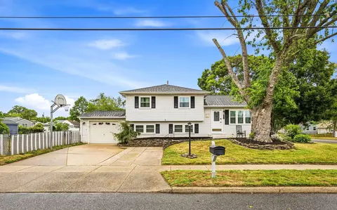 801 Holmes Ave, North Cape May, NJ 08204