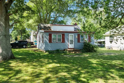 35 E Atlantic Ave, Cape May Court House, NJ 08210