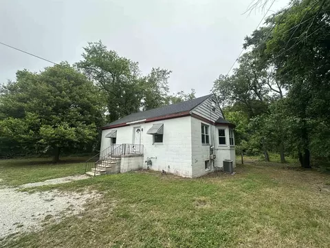 100 Indian Trl, Cape May Court House, NJ 08210