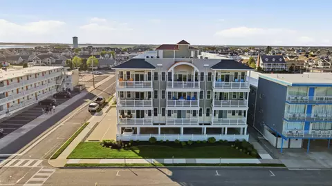 407 E Palm Rd #204, Wildwood Crest, NJ 08260