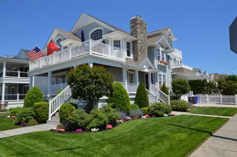 199 11th St, Avalon, NJ 08202
