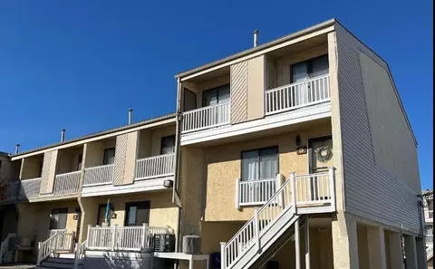 610 W Burk Ave #4, Wildwood, NJ 08260