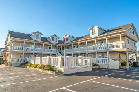 8006 Seaview Ave #205, Wildwood Crest, NJ 08260