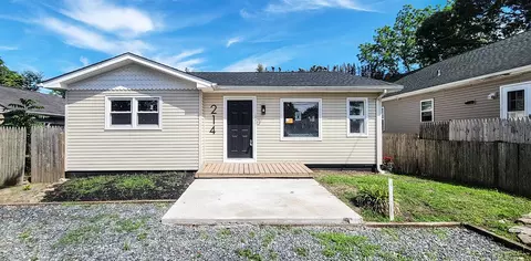214 School Ln, Rio Grande, NJ 08242