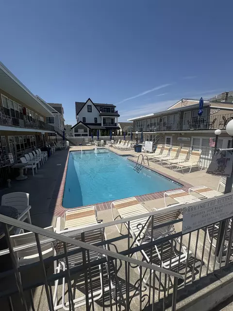 422 E 4th St # 104, North Wildwood, NJ 08260