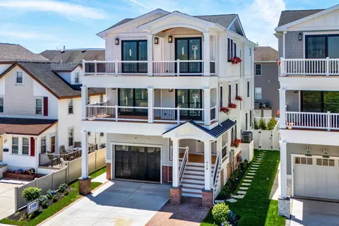 428 E 21st St, North Wildwood, NJ 08260