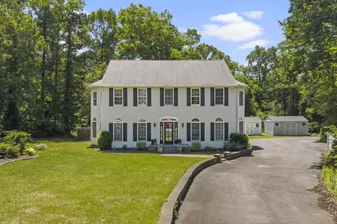 2 Moore Ter, Cape May Court House, NJ 08210