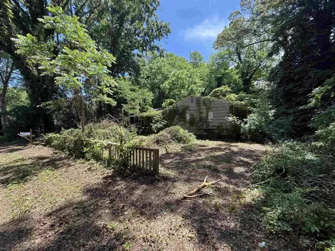 14 S 4th Ave, Rio Grande, NJ 08242