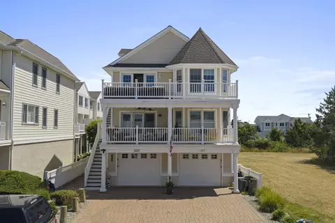 227 E Rochester Ave #TOP, Wildwood Crest, NJ 08260