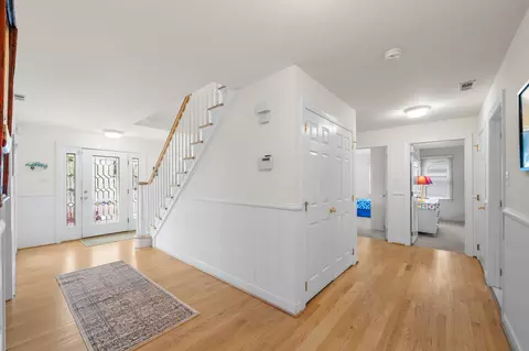 Entry Way - 105 40th St, Avalon, NJ 08202 photo 3 of 6