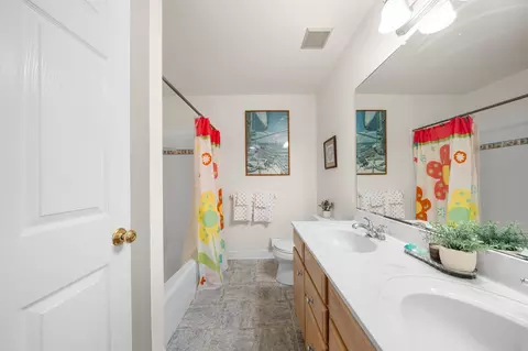 Bath - 105 40th St, Avalon, NJ 08202 photo 3 of 5