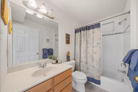 Bath - 105 40th St, Avalon, NJ 08202 photo 4 of 5
