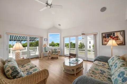 Living - 105 40th St, Avalon, NJ 08202 photo 3 of 4
