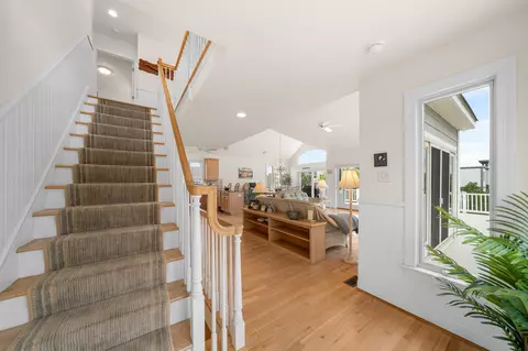 Entry Way - 105 40th St, Avalon, NJ 08202 photo 4 of 6