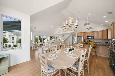 Dining - 105 40th St, Avalon, NJ 08202 photo 2 of 2