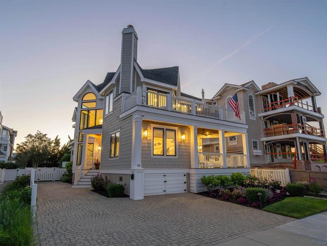 93 E 11th St, Avalon, NJ 08202